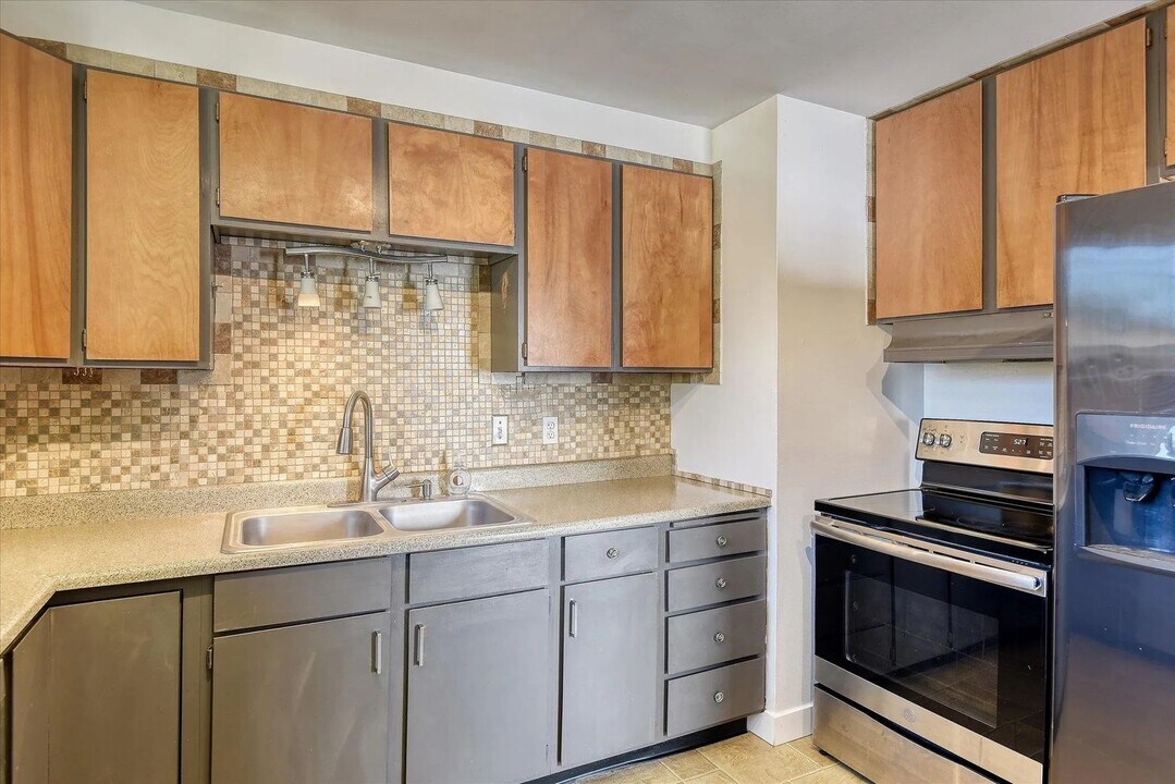 3015 W Eloika Ave in Spokane, WA - Building Photo