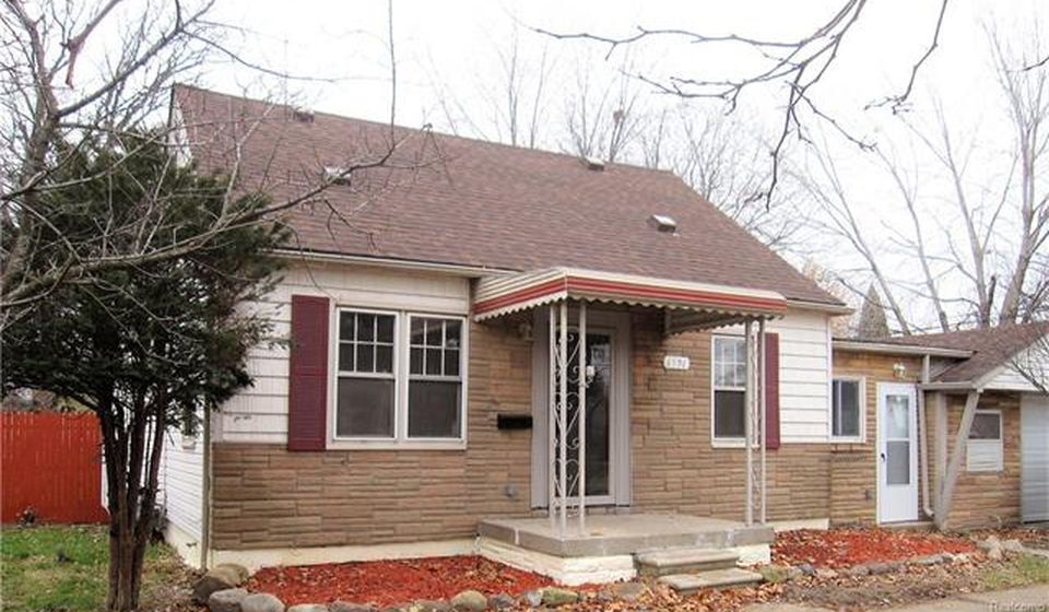 6596 Jackson St in Taylor, MI - Building Photo