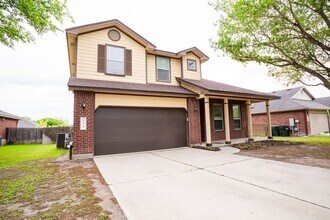 115 Brazos Ln in Kyle, TX - Building Photo - Building Photo