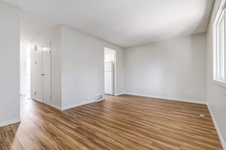 Hartford County Townhomes in Edmonton, AB - Building Photo - Building Photo