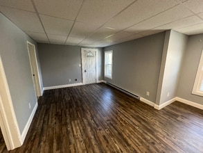 31 Griswold St, Unit 2 Rear in Binghamton, NY - Foto de edificio - Building Photo