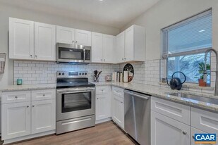 1304 Poplar St in Charlottesville, VA - Building Photo