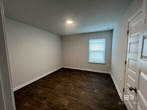 10685 Northern Dancer Ct in Daphne, AL - Foto de edificio - Building Photo