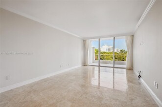 719 Crandon Blvd in Key Biscayne, FL - Building Photo - Building Photo