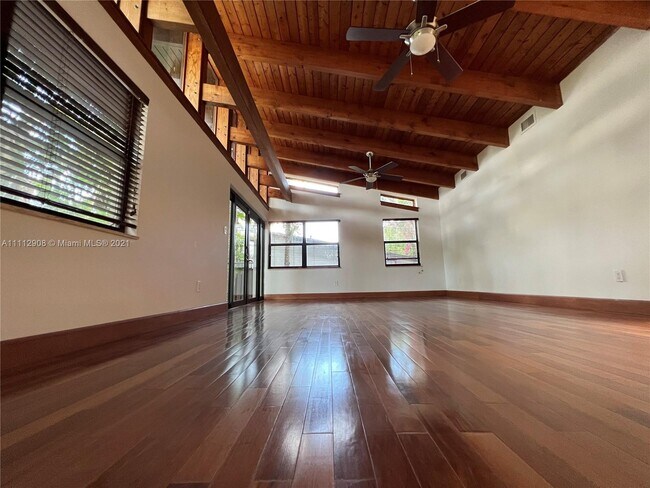 4145 Pamona Ave in Miami, FL - Foto de edificio - Building Photo