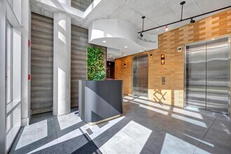 525 E Jackson St in Orlando, FL - Foto de edificio - Building Photo