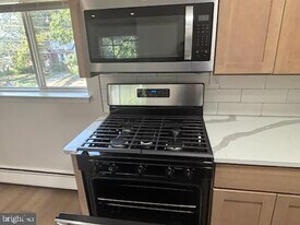 2032 Maple Ave in Haddon Heights, NJ - Building Photo