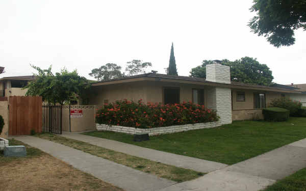 3423 W Canoga Pl in Anaheim, CA - Foto de edificio - Building Photo