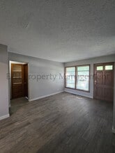 751 S Governeour Rd in Wichita, KS - Building Photo - Building Photo