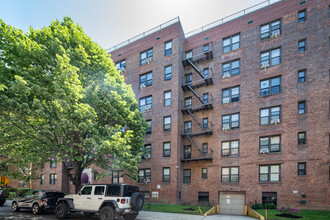 105-07 66th Rd in Forest Hills, NY - Building Photo - Building Photo