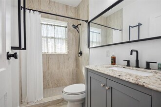 2214 Alabama St in Houston, TX - Building Photo - Building Photo