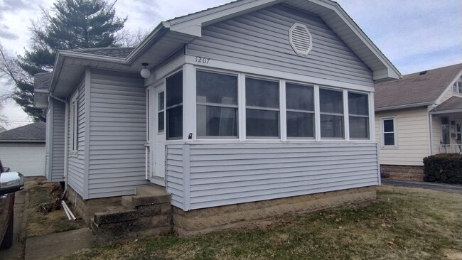 property at 1207 S 4th St