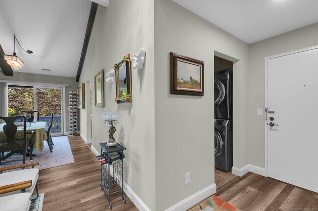 4 Hills Ln in Westport, CT - Building Photo - Building Photo