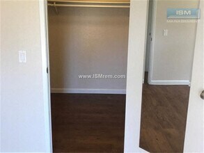 Delta Village Apartments in Stockton, CA - Foto de edificio - Building Photo