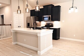 3336 Vine Ter Trce in Houston, TX - Building Photo - Building Photo