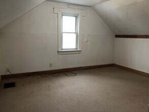 917 Kern St in Waterloo, IA - Building Photo - Building Photo