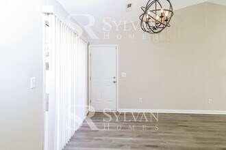 2428 Snow Creek Ln in Charlotte, NC - Foto de edificio - Building Photo