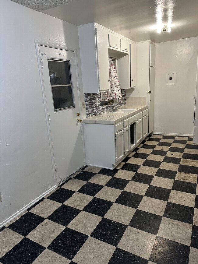 935 S Ferris Ave Rentals in Los Angeles, CA