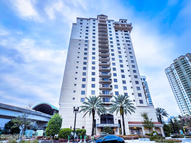 property at 1478 Riverplace Blvd