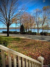 29 New City St in Essex, CT - Building Photo - Building Photo