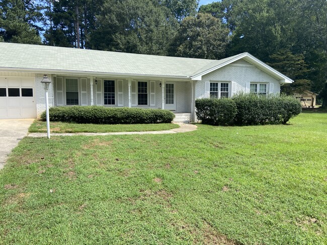 2128 Myra Ln | Rentals in Snellville, GA