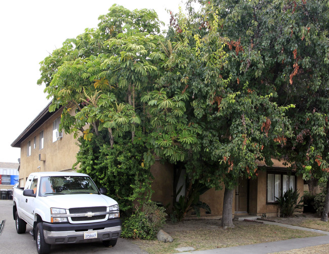 1220 S Sunburst Way in Anaheim, CA - Building Photo - Building Photo