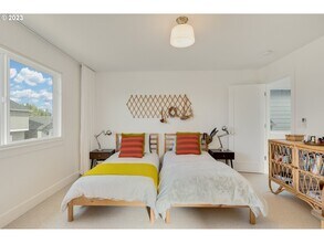 3593 NE McDonald Ln in McMinnville, OR - Foto de edificio - Building Photo