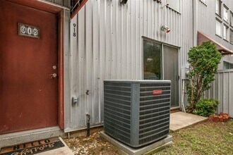918 Ruthven St in Houston, TX - Foto de edificio - Building Photo