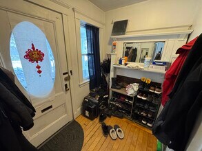 11 Burnham St in Somerville, MA - Foto de edificio - Building Photo