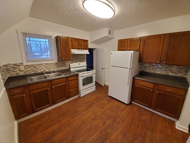 4024 Niles Rd, Unit Main Level in St. Joseph, MI - Building Photo - Building Photo