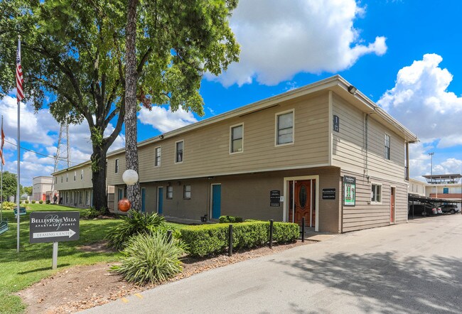 Bellestone Villas Apartments in Houston, TX - Building Photo - Building Photo