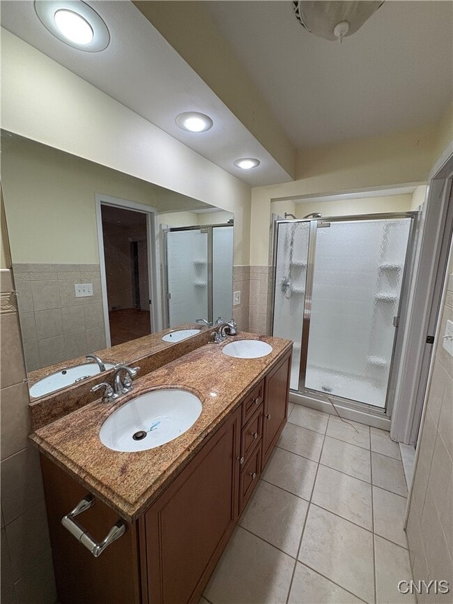 property at 215 Locksley Rd