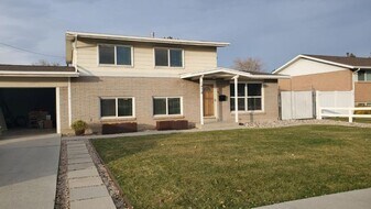 1478 W Teakwood Dr in Taylorsville, UT - Building Photo