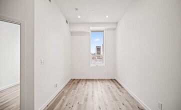 171 Donald in Winnipeg, MB - Building Photo - Building Photo