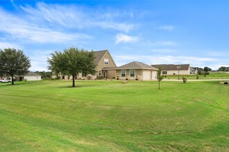 586 Ruby Drive in Bellville, TX - Building Photo - Building Photo