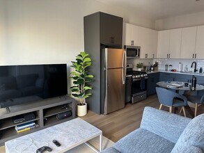 3204 N Clifton Ave in Chicago, IL - Building Photo - Building Photo