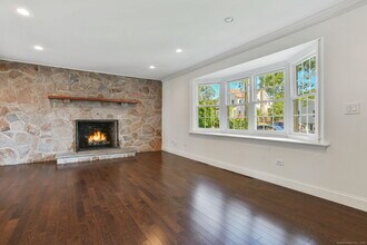 36 Oak St in Westport, CT - Building Photo - Building Photo