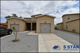 808 HC Gilbert Minjares Dr in Socorro, TX - Building Photo