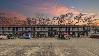 Tetherwood Place in Toledo, OH - Building Photo - Building Photo