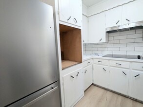 234 E Greenfield Dr in Wake Village, TX - Building Photo - Building Photo