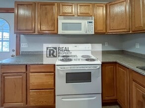 34 W 1st St in North Berwick, ME - Building Photo - Building Photo