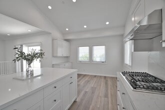 108 S Francisca Ave in Redondo Beach, CA - Building Photo - Building Photo