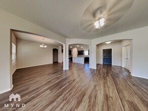 3905 Chippewa Ct in Granbury, TX - Foto de edificio - Building Photo