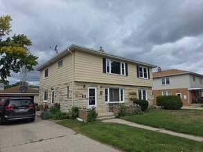 1211 S 111th St in West Allis, WI - Building Photo - Building Photo