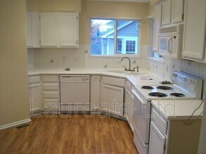 8521 S Upham Way in Littleton, CO - Building Photo - Building Photo