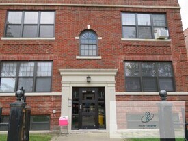 4101 W Fletcher St, Unit 3114 - 1 in Chicago, IL - Building Photo