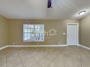 932 SW Gwendolen Terrace in Port St. Lucie, FL - Building Photo - Building Photo