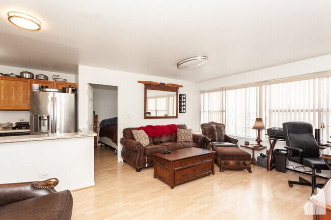 property at 6157 N Sheridan Rd