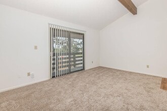 Ramsgate Apartments and Townhomes in Olathe, KS - Building Photo - Building Photo