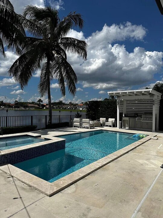 3366 SW 152nd Pl in Miami, FL - Building Photo